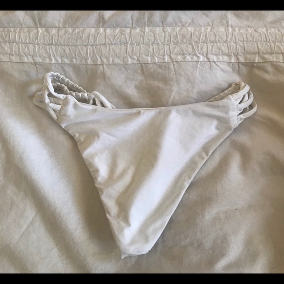 Frankie’s Bikini white braided bottoms - Picture 3 of 3